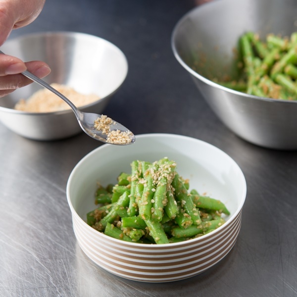 Khỏi đau đầu nghĩ ăn gì cho giảm cân, làm ngay món salad này chỉ mất 10 phút ăn thay tinh bột thì chỉ có ngon trở lên!-6