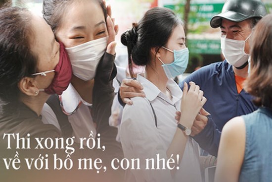 Những khoảnh khắc cảm xúc nhất kỳ thi THPT Quốc gia: Khi đứa con bé bỏng của bố mẹ sắp bước vào đại học
