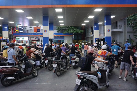 Ngày mai giá xăng dầu tăng hay giảm?