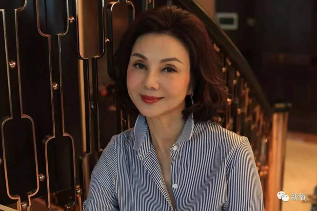 Câu chuyện trả thù chồng và nhân tình nổi tiếng Cbiz: Bị Vương Tổ Hiền cướp chồng, Tạ Linh Linh ôm 5 con bước khỏi cổng hào môn-7