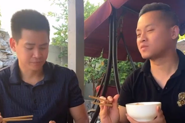 Biểu cảm gây chú ý trong tiệc sinh nhật 7 tuổi của con gái Mai Phương sau 5 tháng mẹ qua đời-6