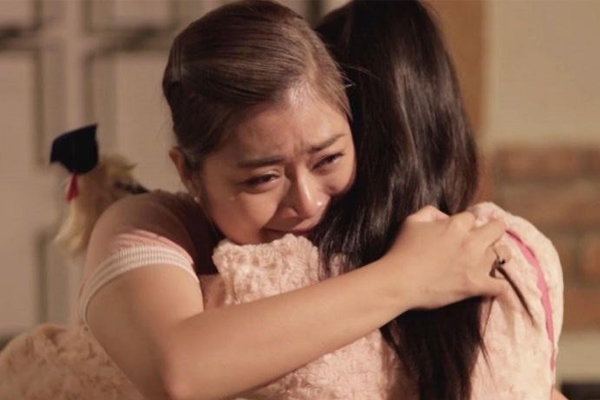 Đêm tân hôn, thấy chồng hì hục hồi lâu, tôi bật điện lên thì chạm phải ánh mắt lúng túng và đầy lo sợ của anh-2