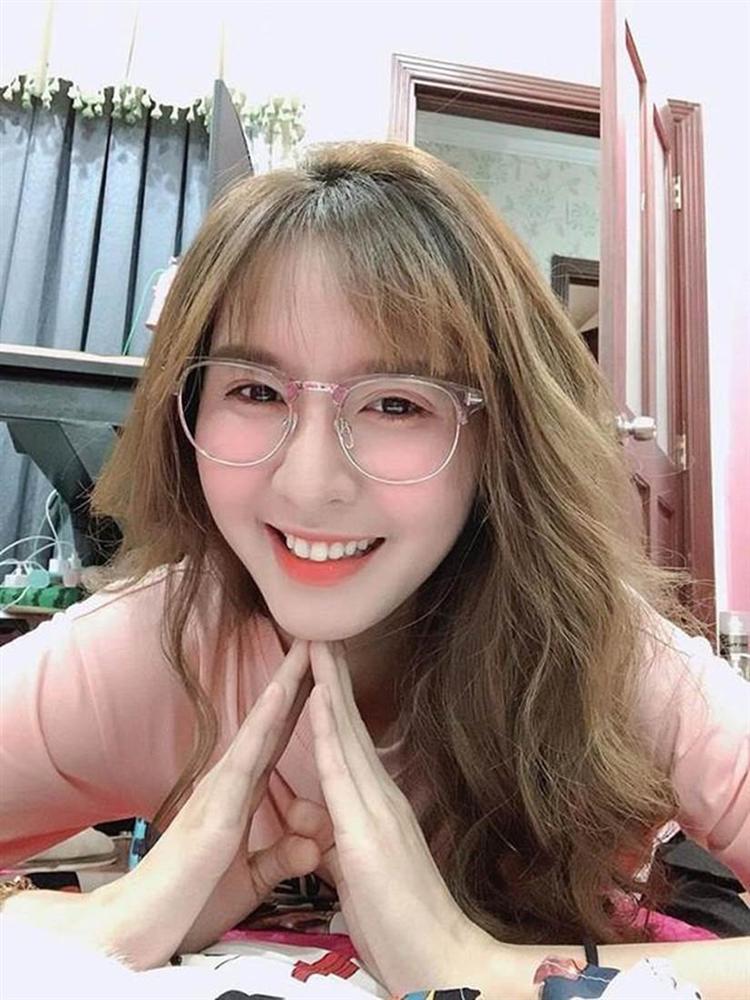 Cận cảnh nhan sắc của Ngân Sát Thủ - người vừa gây xôn xao khi chia tay ViruSs-2