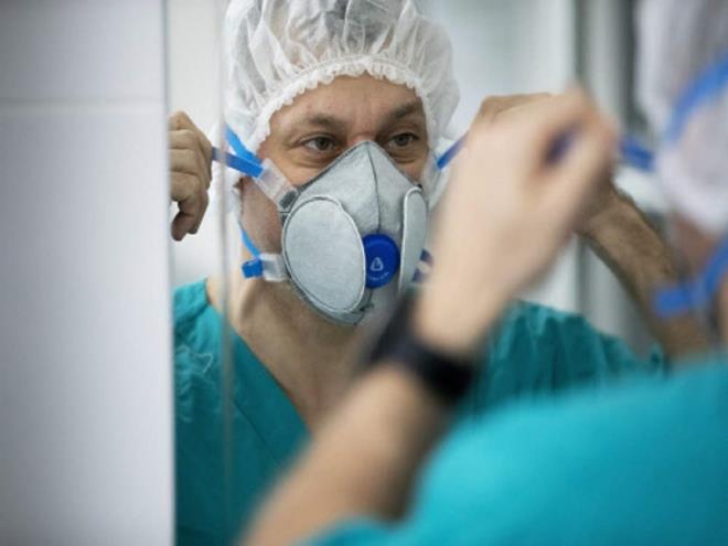 Ai được tiêm những liều vaccine COVID-19 đầu tiên ở Nga?-1