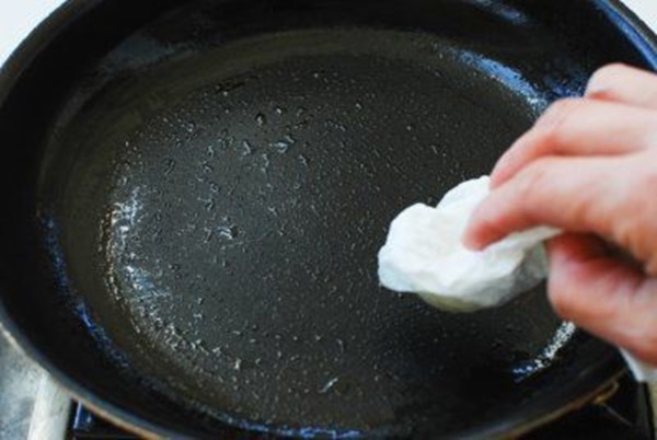 Vẫn là trứng rán rẻ tiền, chỉ cần thêm nguyên liệu này trông sang hơn hẳn-2