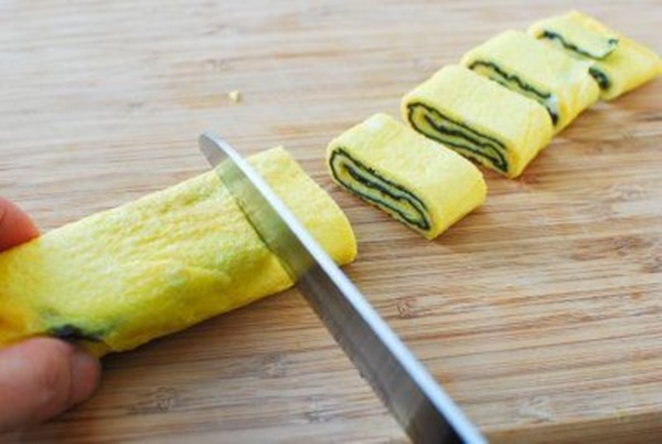 Vẫn là trứng rán rẻ tiền, chỉ cần thêm nguyên liệu này trông sang hơn hẳn-7