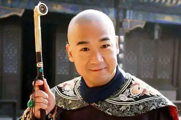 Xót xa hình ảnh Càn Long Trương Quốc Lập tiều tụy, phải có người dìu đỡ, vất vả đi làm 18 giờ/ ngày ở tuổi 65-4