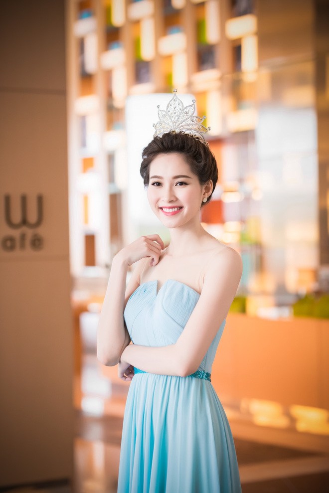 Kiểu đầm làm bao mỹ nhân phô phang vòng 1 lại tố khuyết điểm của Hà Tăng-7