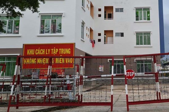 Nam thanh niên rơi lầu tử vong trong khu cách ly Covid-19