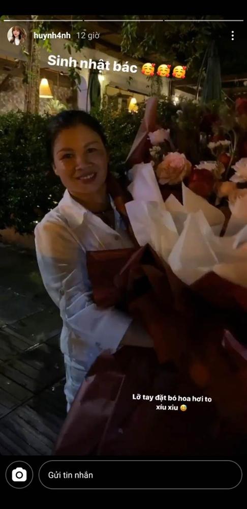Bạn gái cầu thủ Quang Hải tặng món quà khủng” đúng ý mẹ chồng tương lai nhân ngày sinh nhật, dân mạng khen nức nở vì còn trẻ mà rất tâm lý-1