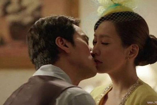 Lấy chồng thiếu gia, sống trong nhà tiền tỷ, tôi vẫn chật vật, nghèo rớt