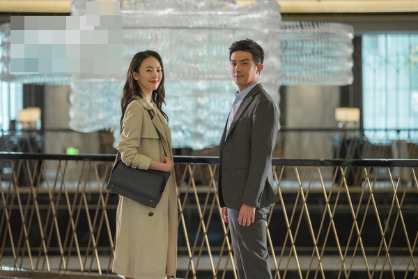 Tiểu tam trong 30 chưa phải là hết lộ ảnh thân mật với trai lạ trên phố, vô tư để người này vỗ mông-6