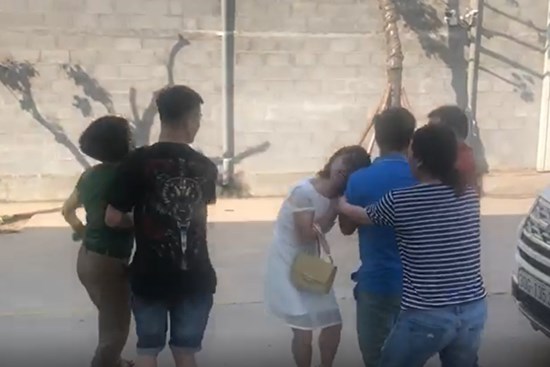 Người phụ nữ gãy xương sườn, tràn dịch màng phổi sau những cú đấm kinh hoàng của người đàn ông