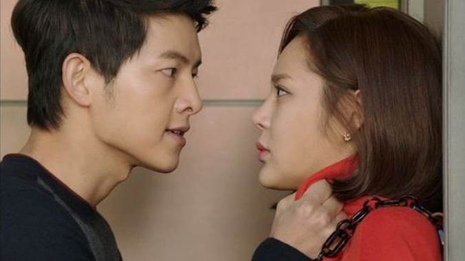 Trốn vợ đến thăm cô tình nhân trẻ đẹp, tôi chết lặng thấy bóng hình trần trụi bên trong-2