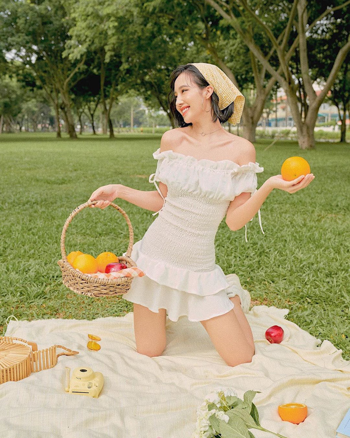 Loạt sao và hot girl cùng lăng xê mốt quấn khăn, ai cũng trendy cá tính nhưng xui cho Ngọc Trinh sến súa nhất hội-11