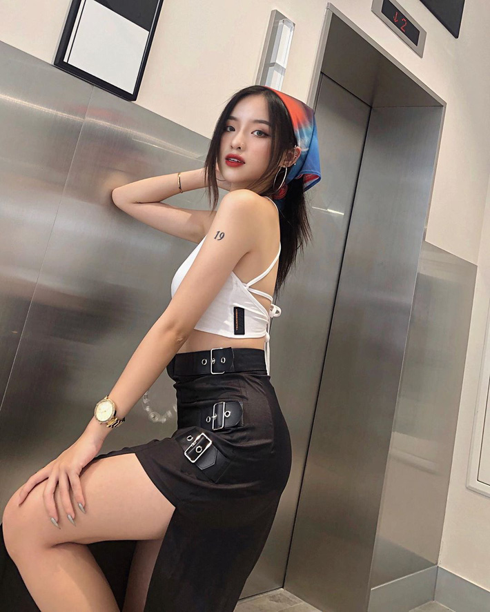 Loạt sao và hot girl cùng lăng xê mốt quấn khăn, ai cũng trendy cá tính nhưng xui cho Ngọc Trinh sến súa nhất hội-7