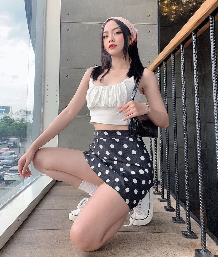 Loạt sao và hot girl cùng lăng xê mốt quấn khăn, ai cũng trendy cá tính nhưng xui cho Ngọc Trinh sến súa nhất hội-9