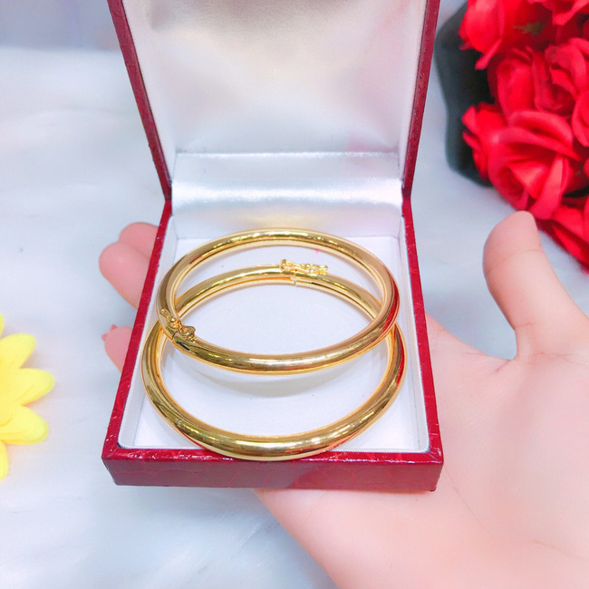 Ép cô dâu trong đêm tân hôn phải đưa vàng cho mẹ chồng giữ với lí do đỡ thất thoát, chú rể vấp phải màn vùng lên không thể tin từ cô vợ đáo để-1