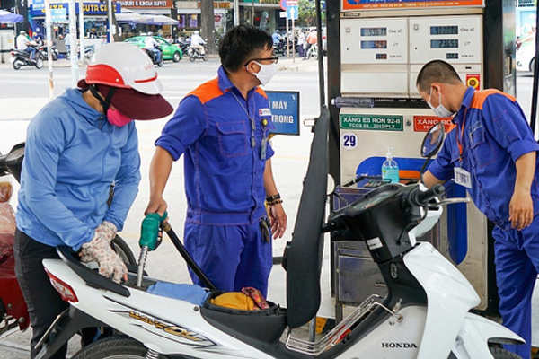 Giá xăng vào kỳ điều chỉnh: Ngày mai vào đợt tăng mới-1