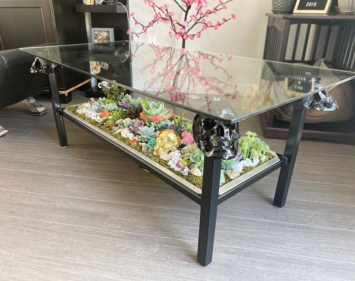 Bàn phủ đầy hoa lá rực rỡ trang điểm cho phòng khách thêm sinh động-9