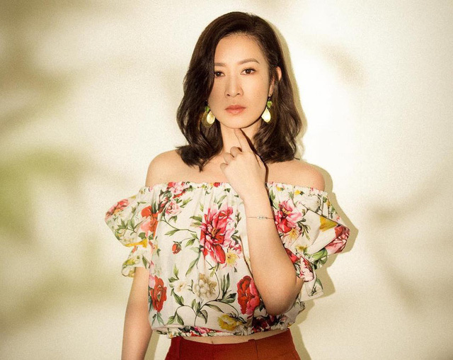 Vụ đánh ghen ồn ào của hai nàng Hậu” Hong Kong: Xa Thi Mạn bị bà cả” tới tận phim trường dằn mặt-1