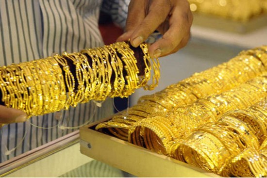 Tăng vọt 12 triệu, giảm sâu 15 triệu/lượng: Run sợ khi lướt vàng