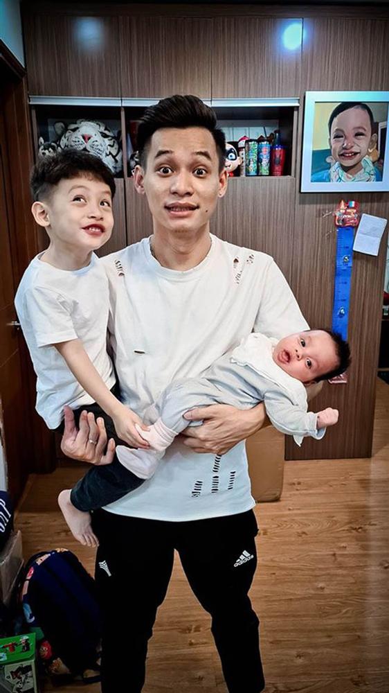 Độ Mixi - 1 trong top 4 streamer giàu nức tiếng lại gây bão với ảnh trông con khi đang live, thế mới nói: Chia tay vì bận lo sự nghiệp chỉ là lý do!-7