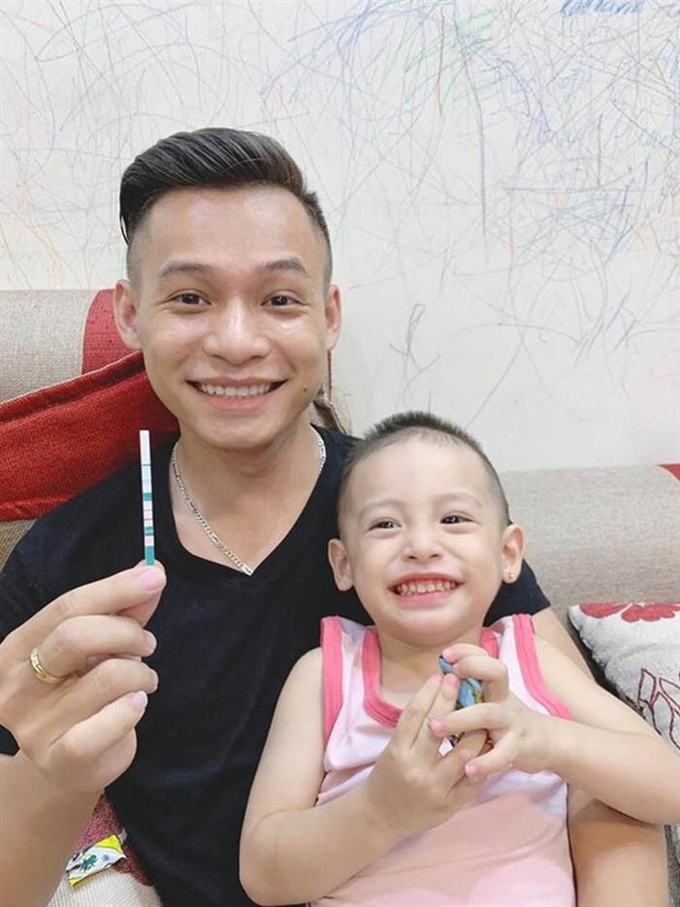 Độ Mixi - 1 trong top 4 streamer giàu nức tiếng lại gây bão với ảnh trông con khi đang live, thế mới nói: Chia tay vì bận lo sự nghiệp chỉ là lý do!-12