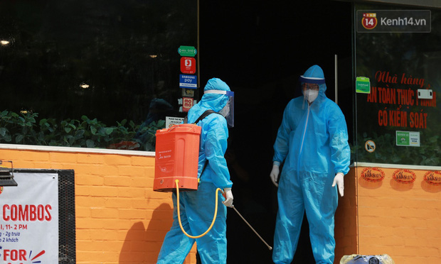 Bệnh nhân 812 là nhân viên giao bánh pizza tại Hà Nội tiên lượng nặng-1