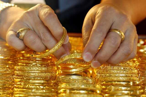 Giá vàng hôm nay 14/8: Đà giảm chưa dừng, ai dám liều nhảy vào-2