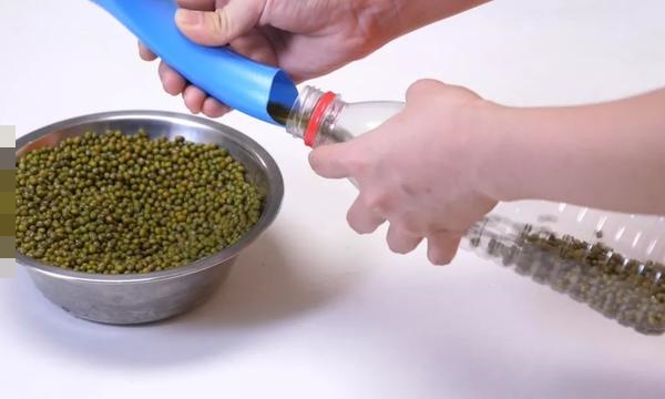 Đừng vứt chai nước giặt sau khi dùng hết, hãy tái chế thành vật dụng rất hữu ích thế này-19