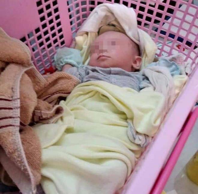 Vụ đi bẫy chuột, thấy bé sơ sinh bị bỏ rơi: Bức thư nữ sinh viên bỏ con viết gì?-1