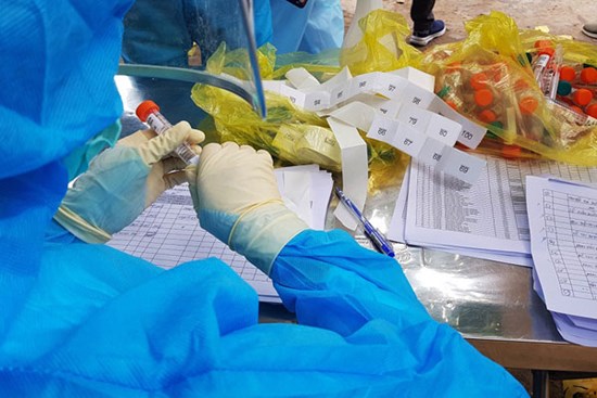 Trường hợp đặc biệt: Nam bác sĩ 4 lần xét nghiệm mới ra Covid-19