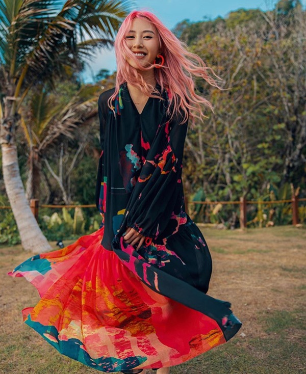 Học cách Quỳnh Anh Shyn, Thiều Bảo Trâm phối trang phục màu loang chất lừ-5