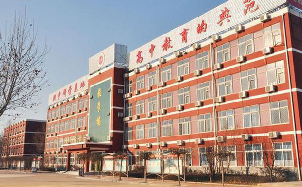 Bên trong trường chuyên khắc nghiệt hàng đầu Trung Quốc: Học 15 tiếng/ngày, phải xây rào chắn ngăn học sinh tự tử-2