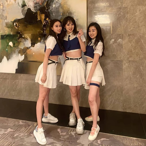 Rich kid trong Bộ 3 Thiên Kim: Bạn thân con gái út Vua sòng bài Macau, xinh đẹp giàu có nhưng sống giản dị, có nhiều mối quan hệ trong showbiz-15