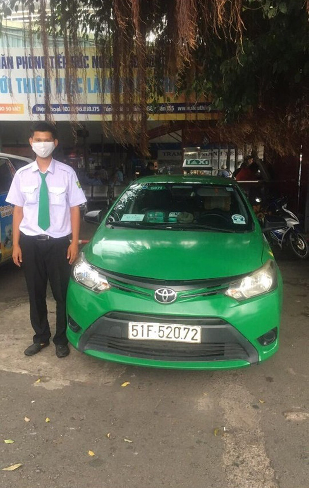 Cô gái bị thanh niên đi SH giật dây chuyền, tài xế taxi tung cước” hạ gục tên cướp-3