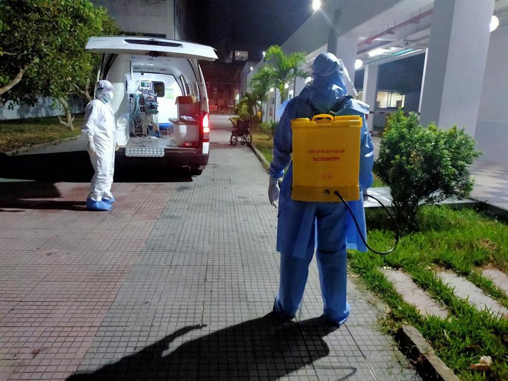 Lãnh đạo Bệnh viện Trung ương Huế nói gì về tin đồn kỷ luật tài xế và y tá chở thi hài bệnh nhân Covid-19?-3