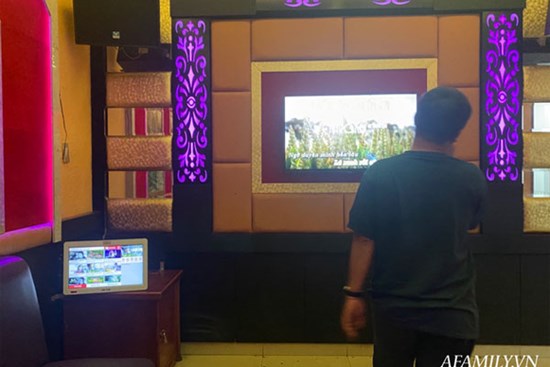 Quán karaoke đóng cửa trước, lén đón khách cửa sau giữa lúc mùa dịch Covid-19 bị bắt quả tang