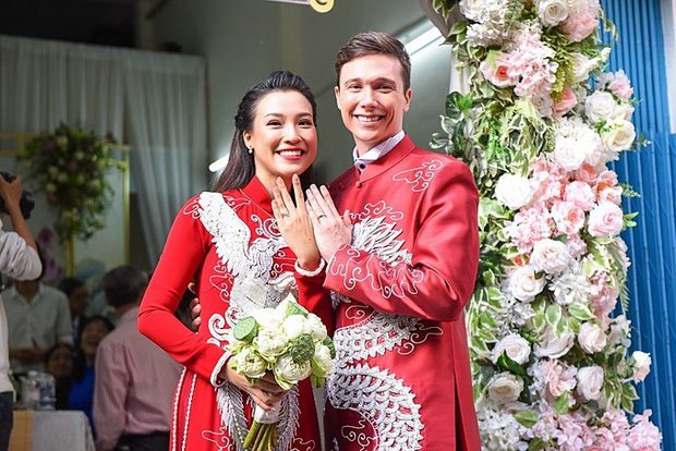 MC Hoàng Oanh lần đầu khoe quý tử, kể chuyện vượt cạn khi không có ông xã ở bên và thót tim vì bị doạ sinh non-3