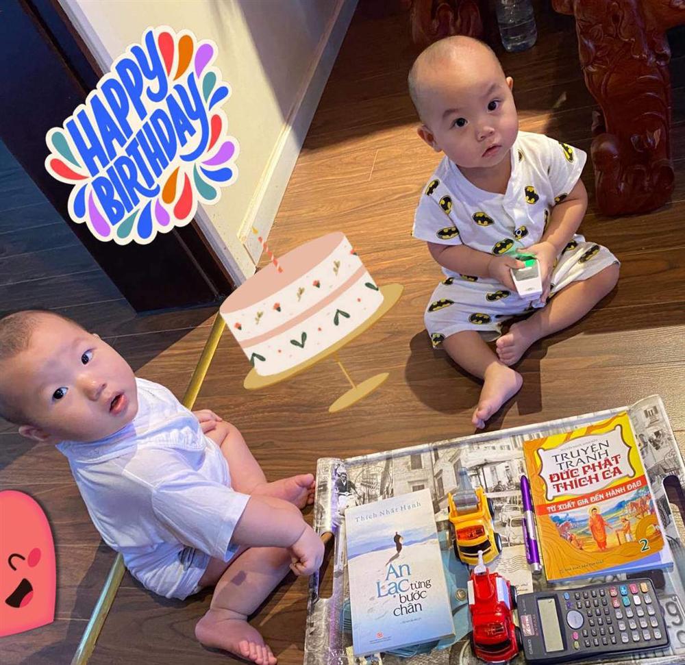 Cặp song sinh siêu đẹp nhờ gen của mẫu nam 9X Trương Nam Thành và nữ đại gia U50-5