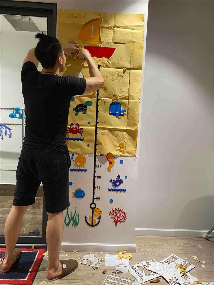 Cặp song sinh siêu đẹp nhờ gen của mẫu nam 9X Trương Nam Thành và nữ đại gia U50-9