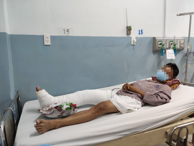 Vụ nữ tài xế lái Camry tông một loạt xe máy ở Sài Gòn: Nạn nhân bị dập phổi, chấn thương thận-1