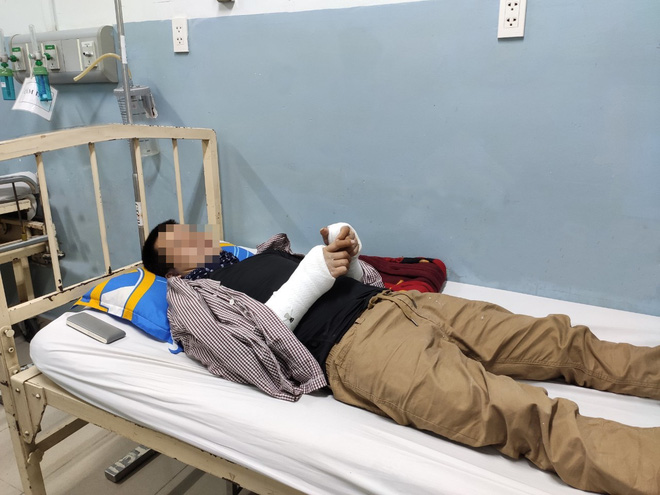 Vụ nữ tài xế lái Camry tông một loạt xe máy ở Sài Gòn: Nạn nhân bị dập phổi, chấn thương thận-2