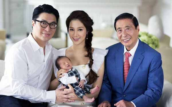 Nhị thiếu gia của tỷ phú giàu nhất Hồng Kông: Trình độ học vấn không cao, thường xuyên đến hộp đêm, sinh 4 con liên tục để lấy lòng bố-2