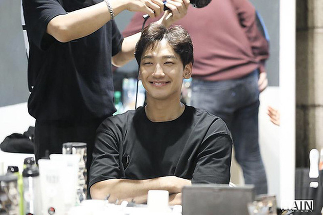 Kim Tae Hee dùng chồng như phá: Bi Rain lộ gương mặt gầy xọp, mặt hốc hác đến mức đáng lo-6