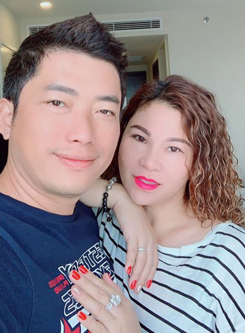 Từng gây xôn xao khi được vợ đại gia tặng xe hơi 6 tỷ, cuộc sống của Kinh Quốc giờ ra sao?-5