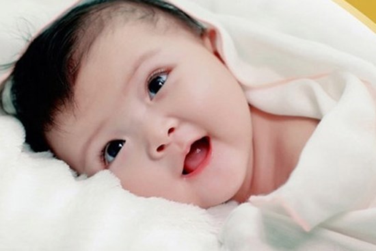 Bà bầu ăn gì để con thông minh, trắng trẻo?