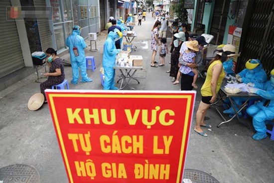Phó chủ tịch phường mắc Covid-19 thường xuyên đi kiểm tra tại cộng đồng, các khu chợ và tiếp xúc với đồng nghiệp tại cơ quan