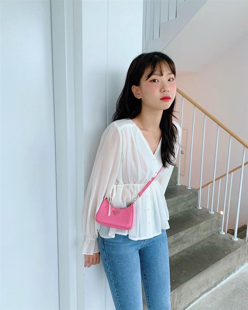 Mix 5 kiểu áo này với quần skinny jeans, chị em sẽ không bao giờ thất bại trong chuyện mặc đẹp và tôn dáng-12